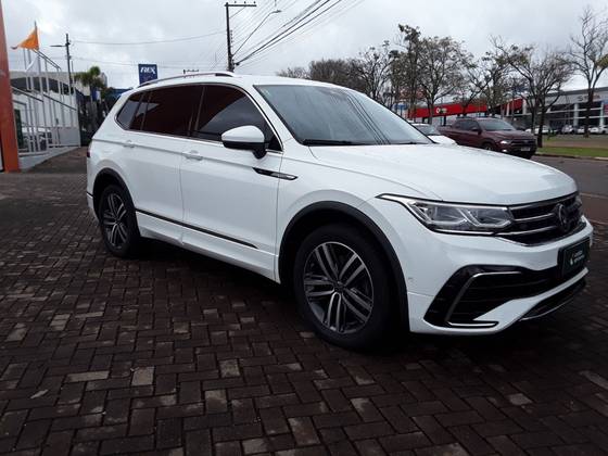 VOLKSWAGEN TIGUAN 2.0 300 TSI GASOLINA ALLSPACE R-LINE AUTOMÁTICO